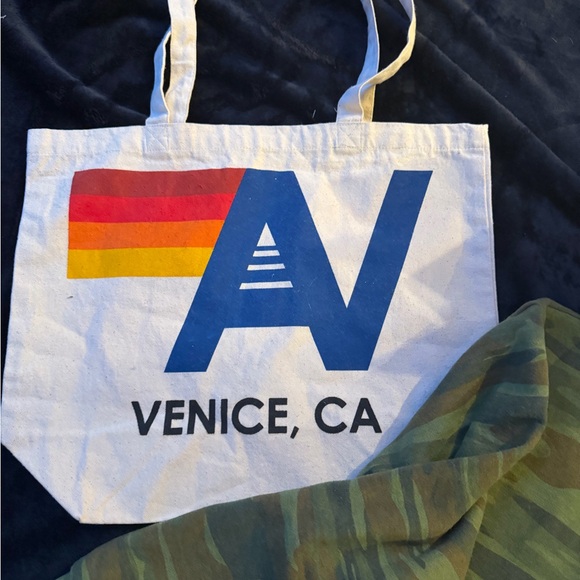 - NWT Aviator Nation Bolt Canp Crew Extra Large + Tote bag - Picture 7 of 7